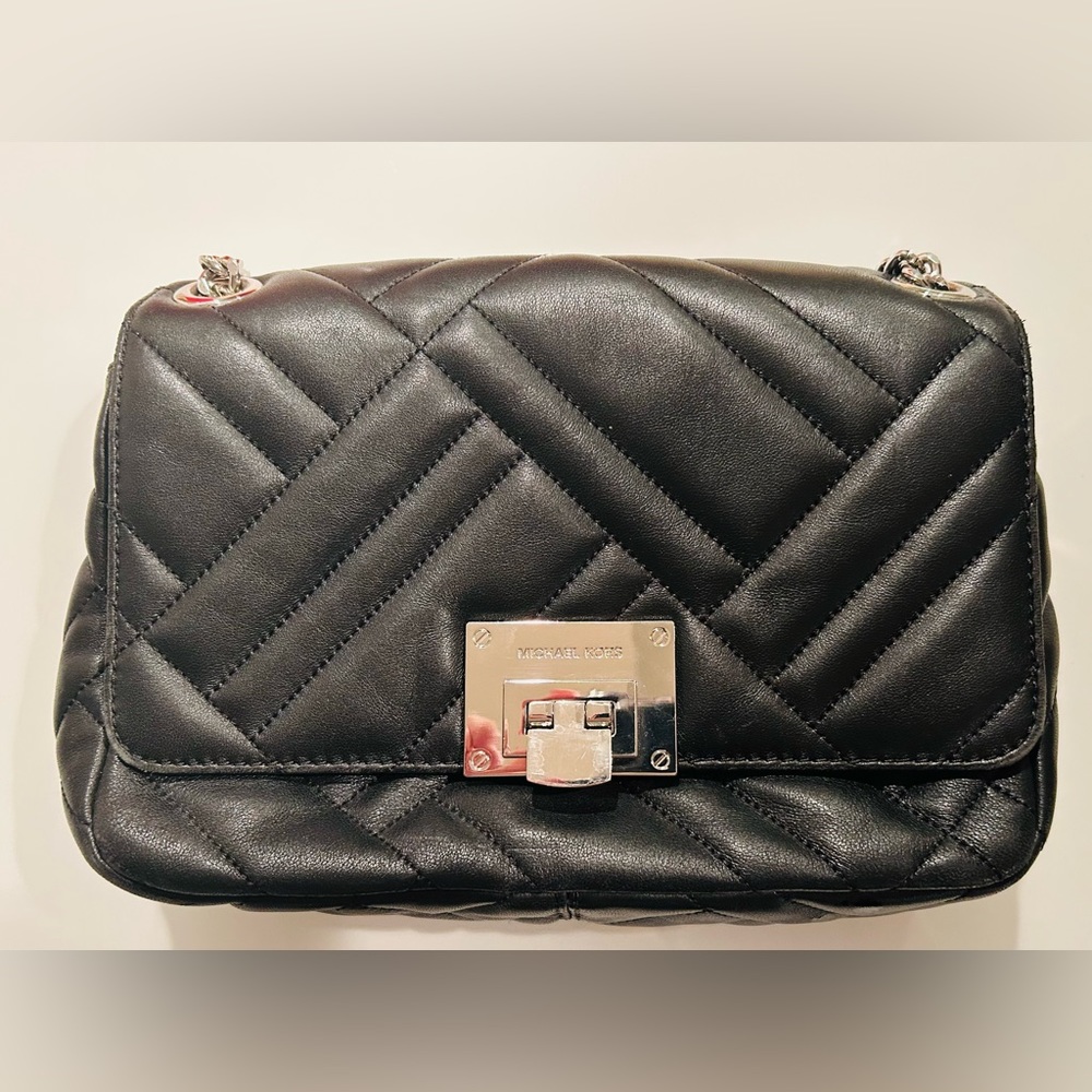 Michael Kors Vivianne Quilted Leather Medium Shoulder Flap Bag - Black